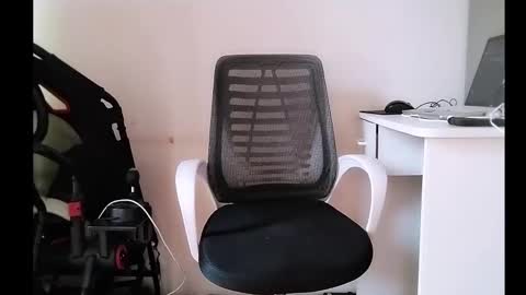 Freddylongo online show from February 19, 11:49 am