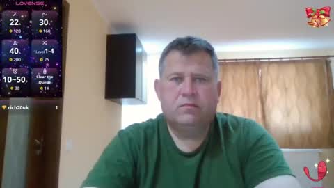 freeboy80180 online show from April 29, 7:24 am