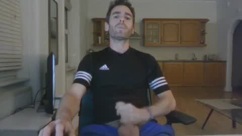 Snapshot of frenchbdmaninlondon chatting on September 28, 10:08 pm Horny Paul online show from September 28, 10:08 pm