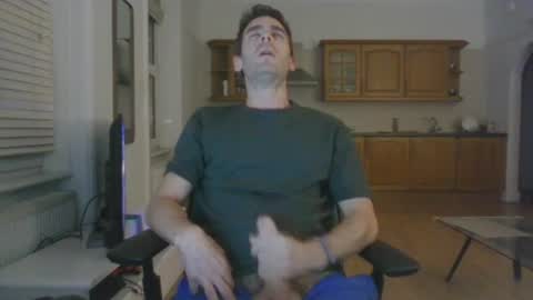 Snapshot of frenchbdmaninlondon chatting on September 29, 10:16 pm Horny Paul online show from September 29, 10:16 pm