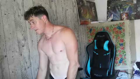 French Horny Bibs online show from June 25, 11:26 am