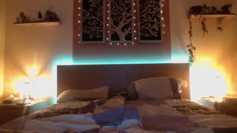 French Horny Bibs online show from December 28, 8:36 pm