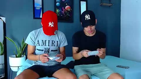 Adam y pitter online show from December 22, 11:22 am