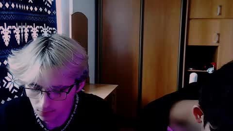 frill1 online show from March 9, 10:31 am