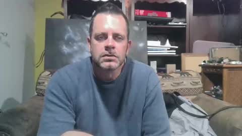 frostydhoman1221 online show from December 9, 6:34 am