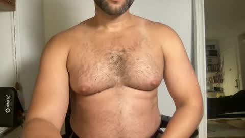 Snapshot of fuckyeahcoach chatting on September 17, 1:28 am Muscle Bear Jock in Training online show from September 17, 1:28 am