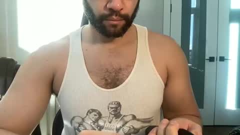 Snapshot of fuckyeahcoach chatting on February 17, 1:10 pm Muscle Bear Jock in Training online show from February 17, 1:10 pm