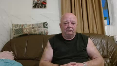 fullballs6 online show from April 28, 2:27 am