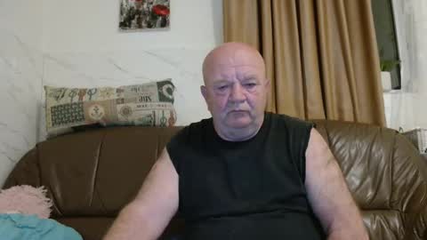 fullballs6 online show from April 28, 2:06 am