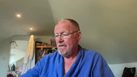 Snapshot of funtime88888 chatting on October 24, 9:44 am funtime88888 online show from October 24, 9:44 am