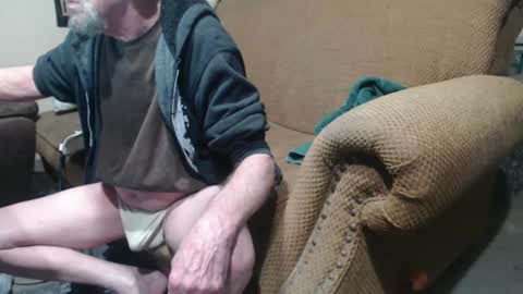 Snapshot of futch1050 chatting on December 21, 5:14 am Futch1950 online show from December 21, 5:14 am