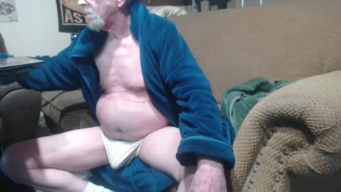 Snapshot of futch1050 chatting on February 15, 1:22 am Futch1950 online show from February 15, 1:22 am