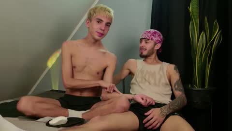 gabriel_and_geronimo online show from February 26, 12:23 am