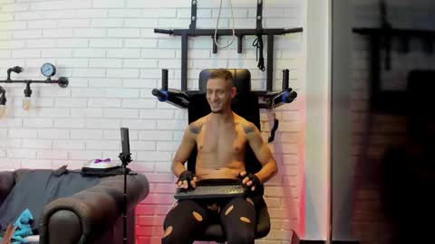 gabrieldraven online show from October 19, 12:37 am