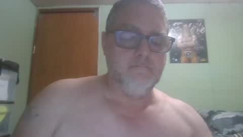 Snapshot of gadude45 chatting on February 14, 4:41 pm gadude45 online show from February 14, 4:41 pm