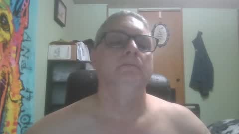 Snapshot of gadude45 chatting on December 18, 2:10 am gadude45 online show from December 18, 2:10 am