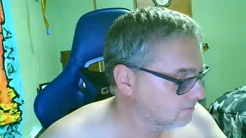 Snapshot of gadude45 chatting on September 9, 2:22 am gadude45 online show from September 9, 2:22 am