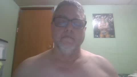 Snapshot of gadude45 chatting on February 23, 6:33 am gadude45 online show from February 23, 6:33 am