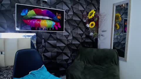 Snapshot of gael__david chatting on December 22, 5:34 am Gael online show from December 22, 5:34 am