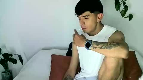 Gael Garca online show from February 18, 4:54 am