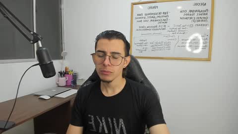 Snapshot of gametommy chatting on January 12, 9:29 pm Tommy online show from January 12, 9:29 pm