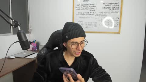 Snapshot of gametommy chatting on December 30, 9:19 pm Tommy online show from December 30, 9:19 pm