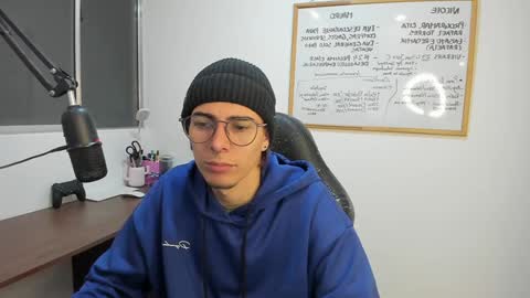 Snapshot of gametommy chatting on December 22, 3:22 pm Tommy online show from December 22, 3:22 pm