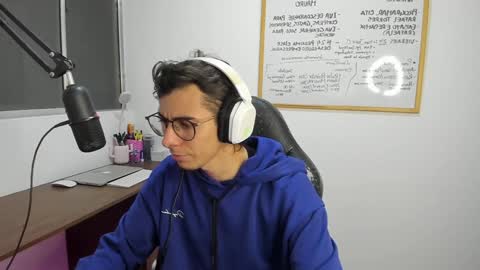 Snapshot of gametommy chatting on January 9, 11:13 pm Tommy online show from January 9, 11:13 pm