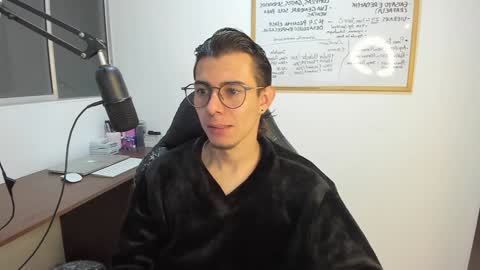 Snapshot of gametommy chatting on January 19, 12:17 am Tommy online show from January 19, 12:17 am