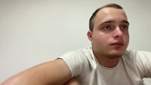 Max online show from February 22, 9:27 pm