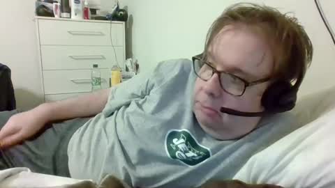 Snapshot of garyg930 chatting on October 8, 5:01 am Gary online show from October 8, 5:01 am