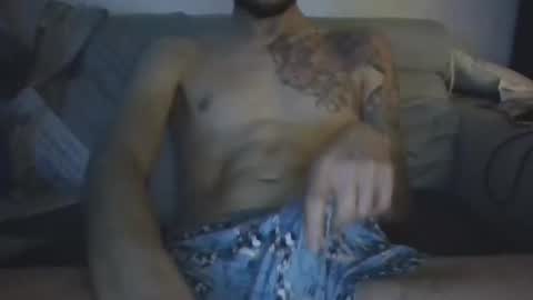 Snapshot of garyreal1990 chatting on December 30, 4:40 pm garyreal1990 online show from December 30, 4:40 pm