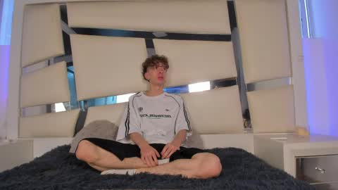 genesis_js online show from April 10, 9:55 pm