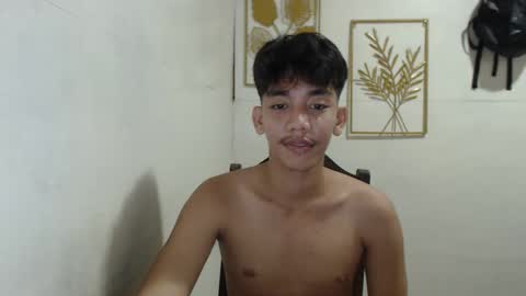 Snapshot of gentlemanlustx chatting on September 24, 5:00 pm Rayl online show from September 24, 5:00 pm