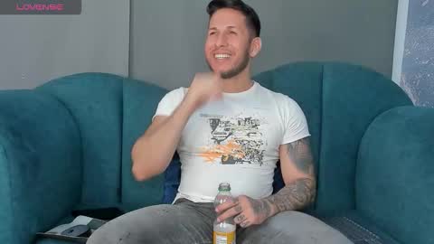 Snapshot of george_diesell_ chatting on September 15, 12:46 am George online show from September 15, 12:46 am