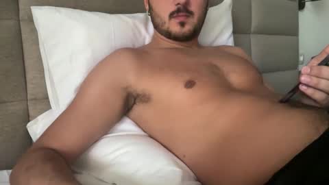 GEORGECLOONEYSON online show from February 9, 2:33 pm