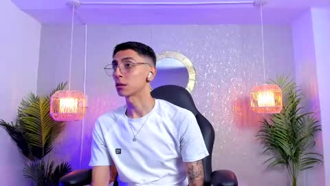 Gio Carangi online show from April 21, 2:51 am