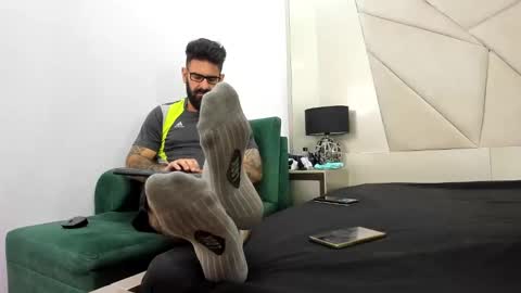 Snapshot of gio_lorenz chatting on September 23, 12:59 pm GIO AND LORENZ online show from September 23, 12:59 pm