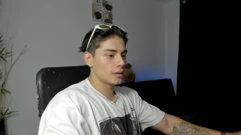 Snapshot of gio_russo chatting on December 2, 9:26 pm GioRusso online show from December 2, 9:26 pm