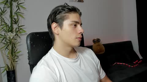 Snapshot of gio_russo chatting on January 12, 5:45 am GioRusso online show from January 12, 5:45 am