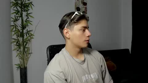 Snapshot of gio_russo chatting on February 28, 4:20 pm GioRusso online show from February 28, 4:20 pm