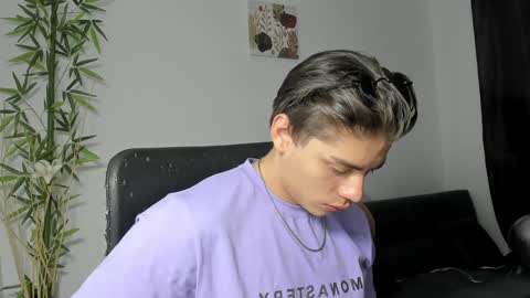 Snapshot of gio_russo chatting on January 27, 2:10 am GioRusso online show from January 27, 2:10 am