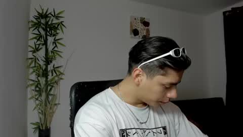 Snapshot of gio_russo chatting on March 2, 11:39 pm GioRusso online show from March 2, 11:39 pm