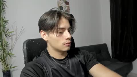 Snapshot of gio_russo chatting on December 20, 1:36 am GioRusso online show from December 20, 1:36 am