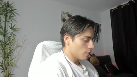 Snapshot of gio_russo chatting on January 6, 10:05 pm GioRusso online show from January 6, 10:05 pm