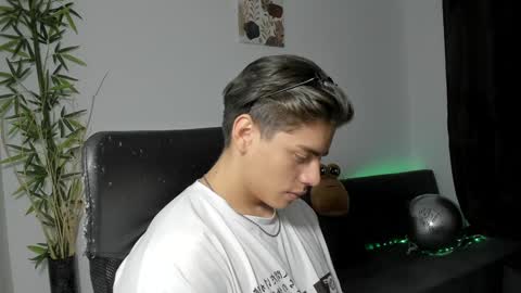 Snapshot of gio_russo chatting on January 30, 2:15 pm GioRusso online show from January 30, 2:15 pm