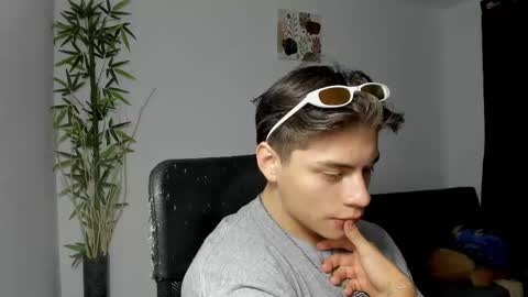 Snapshot of gio_russo chatting on March 5, 6:23 pm GioRusso online show from March 5, 6:23 pm