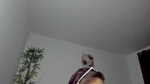 Snapshot of gio_russo chatting on February 24, 9:41 pm GioRusso online show from February 24, 9:41 pm