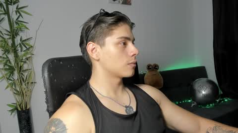 Snapshot of gio_russo chatting on January 29, 2:40 am GioRusso online show from January 29, 2:40 am