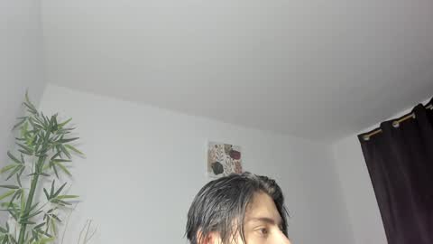 Snapshot of gio_russo chatting on January 4, 8:27 pm GioRusso online show from January 4, 8:27 pm